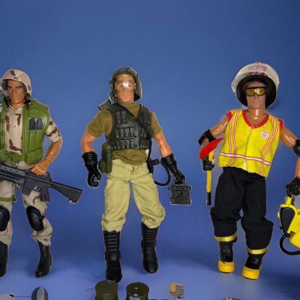 Vintage G.I.Joe action figure bundle and accessories